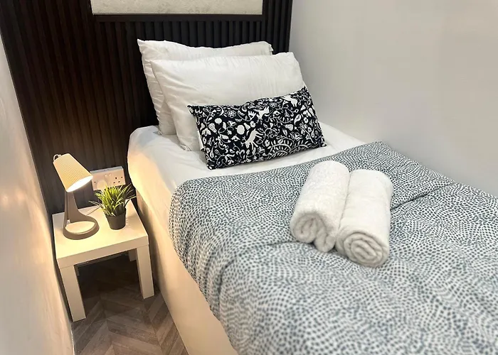 Cove Partition Room In Tecom Near Internet City Metro