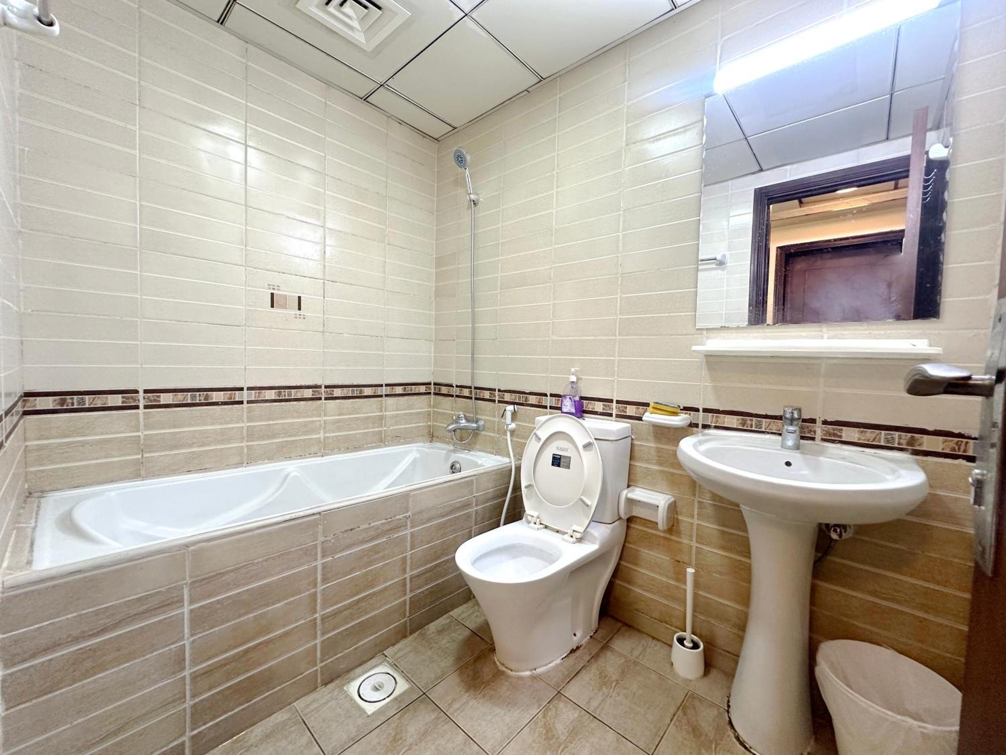 Cove Partition In Tecom Near Internet Metro Privatunterkunft Dubai